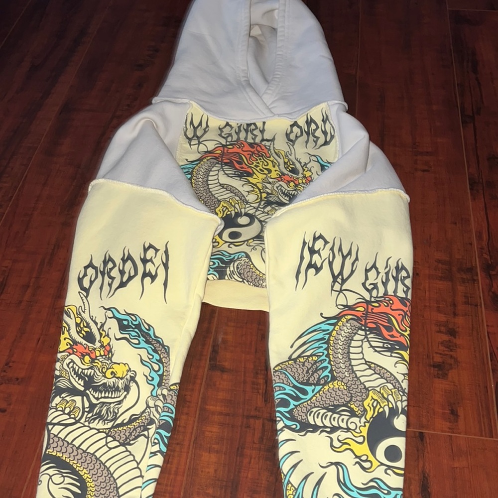 Zumiez cropped dragon sweater